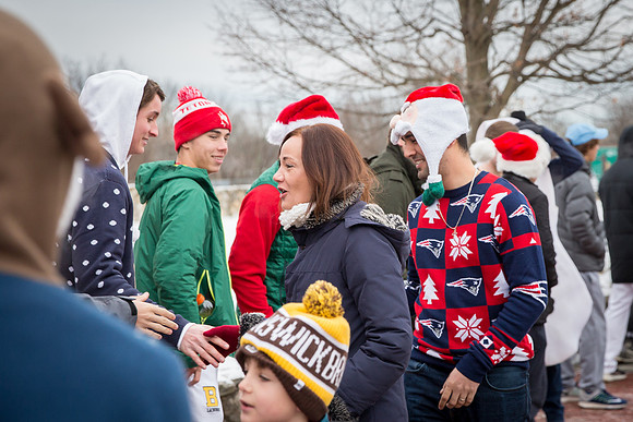 holiday_handshake17_jfess_4454
