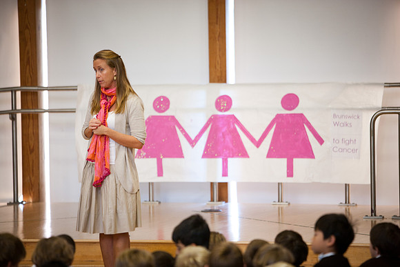 pay2wearpink_assembly_1523