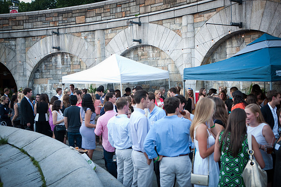 alum_nyc_summersocial14_mkras_0196