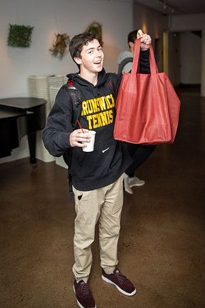 thanksgiving_fooddrive_us_jfess_4463