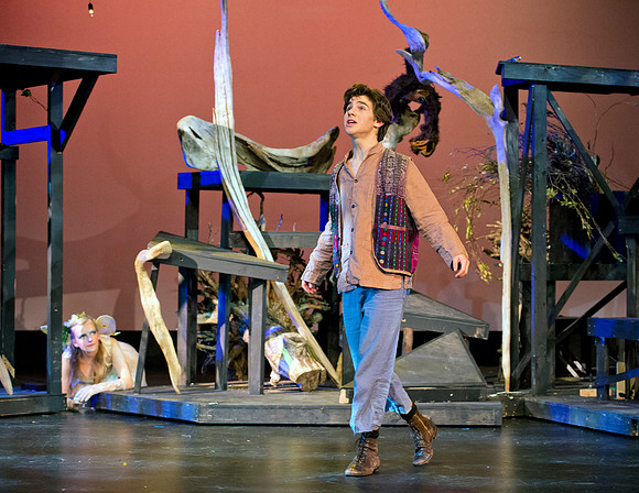 usfallplay_midsummersnight_dburns_3719