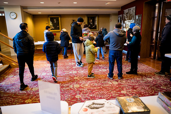 alumni_adc_toydrive24_horizons_ah_0060