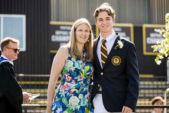 graduation24_diploma_ah_0399