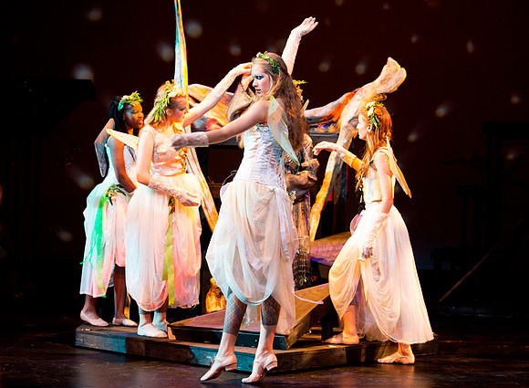 usfallplay_midsummersnight_dburns_3221