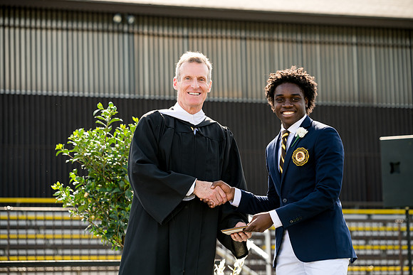 graduation22_diplomas_ah_0207