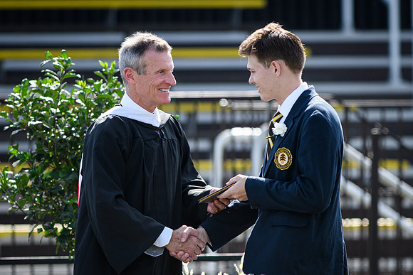graduation22_diplomas_wkl_0492
