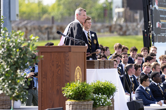 graduation22_diplomas_gh_0553