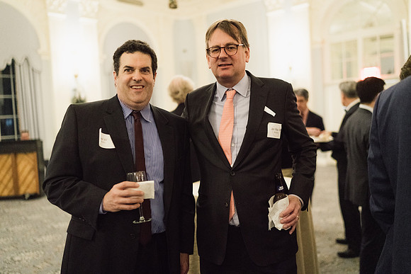 alumni_holidayparty19_jk_2591