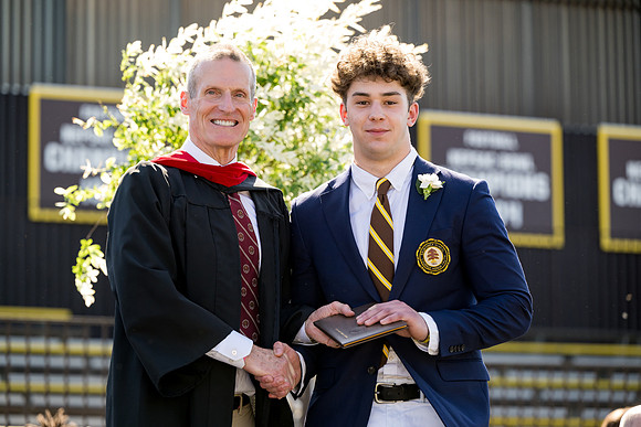 graduation24_diploma_ah_0410