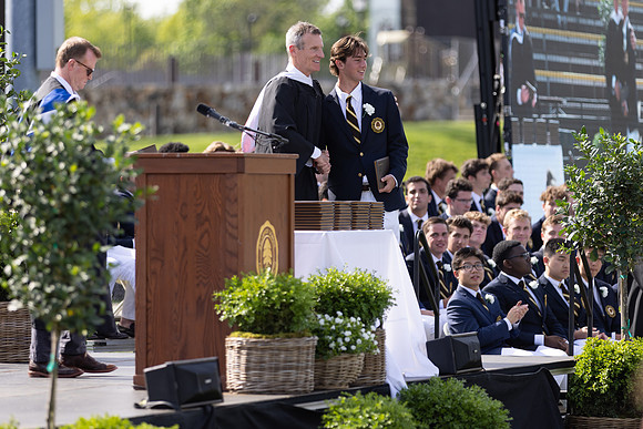 graduation22_diplomas_gh_0584