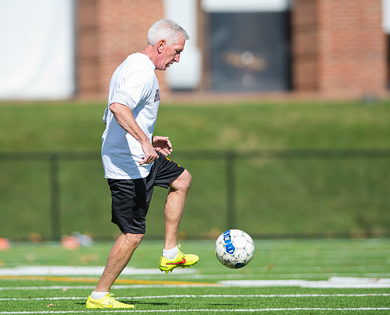 hc15_alumsoccer_dburns_3466