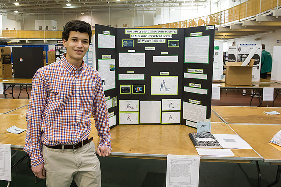 sciencefair14qu_hl_8672