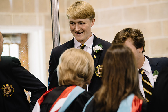 graduation16_hp_9837