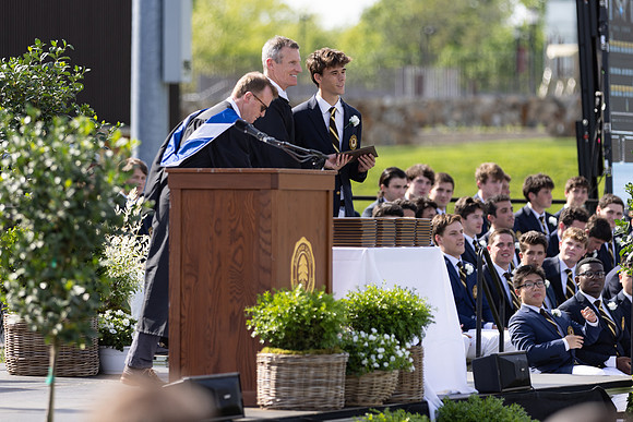 graduation22_diplomas_gh_0490