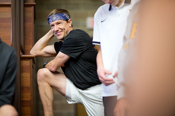 alumni_squashrow19_mkras_0512