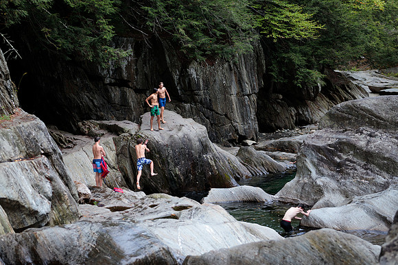 randolphvt1819_trip01_warrenfalls_bdf_2607