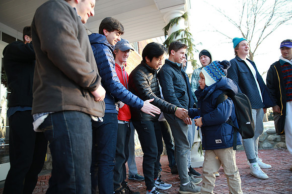 holidays19_handshake_mkras_0039