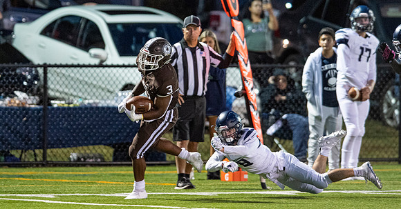 football_2019-09-27_dburns_2875