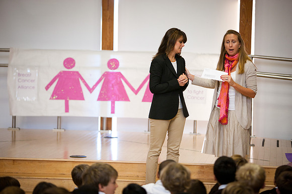 pay2wearpink_assembly_1541
