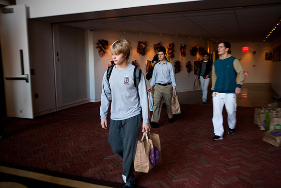 thanksgiving_fooddrive_us_mkras_0071
