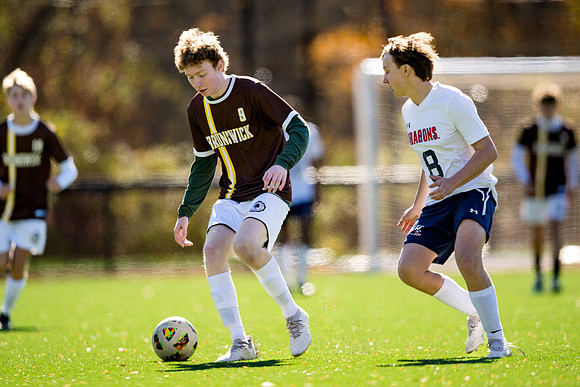 soccer_jv_2024-11-02_ah_0194