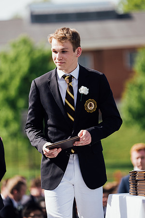 graduation22_diplomas_jk_7485