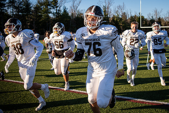 football_nepsac19_wkl8_1787