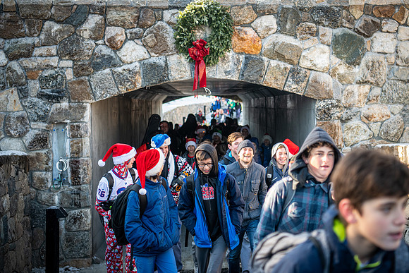 holiday19_bearcave_wkl_1544