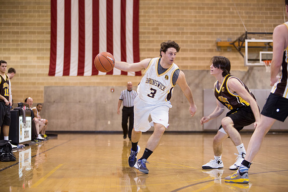 alumni_vs_varsitybball_jk_2943