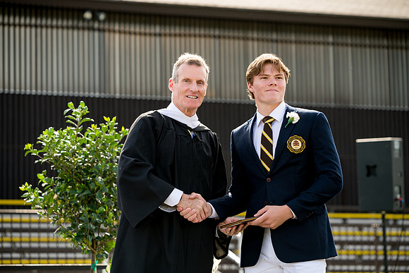 graduation22_diplomas_ah_0273