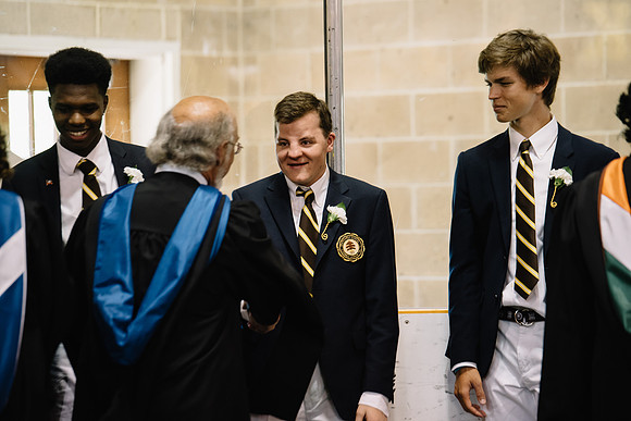 graduation16_hp_9696