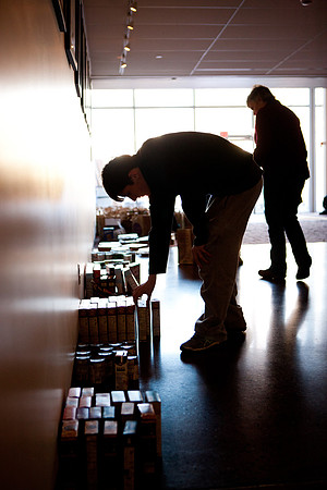 thanksgiving_fooddrive_us_mkras_0129