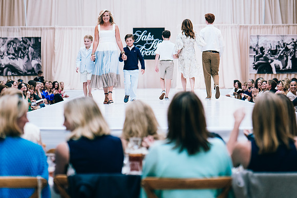 fashionshow19_runway_jk_1697