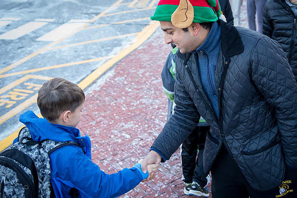 holiday_handshake16_jfess__4672