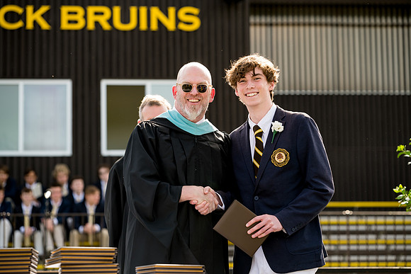 graduation22_diplomas_ah_0308