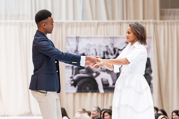 fashionshow19_runway_wkl_0498
