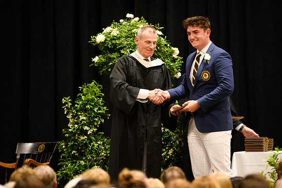 graduation25_diploma_wkl1_5375