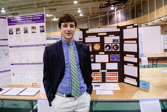 sciencefair17_us_hp_6985