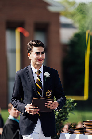 graduation22_diplomas_jk_7469