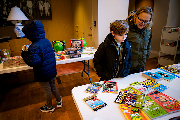 alumni_adc_toydrive24_horizons_ah_0064