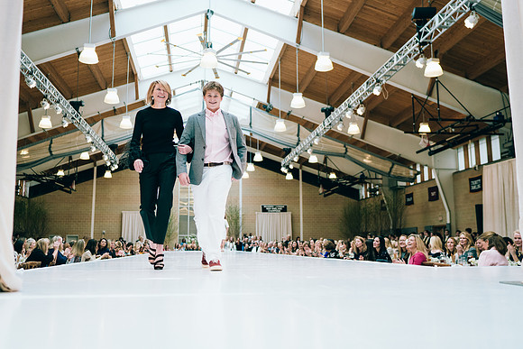 fashionshow19_runway_jk_1872
