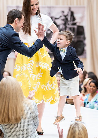 fashionshow19_runway_wkl_1376
