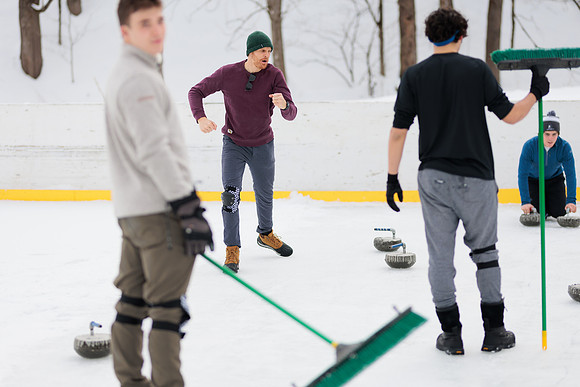 randolphvt2122_trip07_curling_bdf_0400