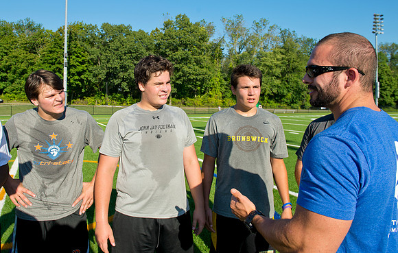 football_2015-09-18_navyseals_dburns)_6644