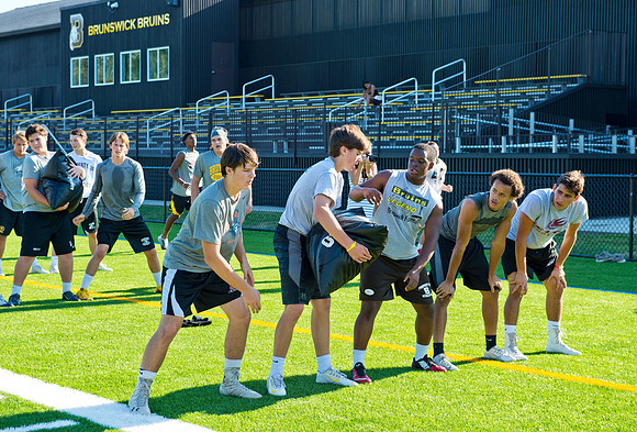football_2015-09-18_navyseals_dburns)_6579