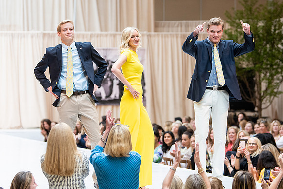 fashionshow19_runway_wkl_1279
