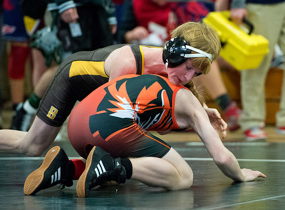 wrestling_wneiswa_champs_dburns_6529