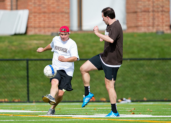 hc15_alumsoccer_dburns_3747