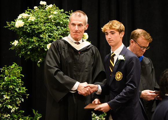 graduation25_diploma_wkl1_4568