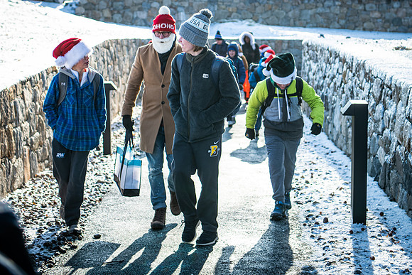 holiday19_bearcave_wkl_1562